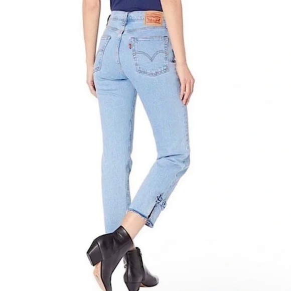 Levi's Wedgie Straight Jean With Bow Raw Hem High Rise Classic Denim Size 28 - Picture 2 of 14